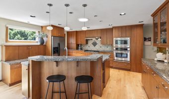 2236 E Roanoke Dr, Boise, ID 83712