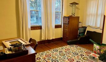 614 E 16th St, Alton, IL 62002