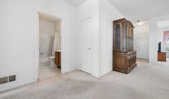 84 CHAIN Blvd, Bayville, NJ 08721