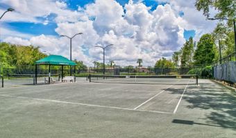 5610 GOLDEN ISLES Dr, Apollo Beach, FL 33572