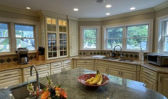 34 Suburban Ave, Cos Cob, CT 06807