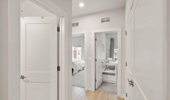 43812 MIDDLEWAY Ter, Ashburn, VA 20147