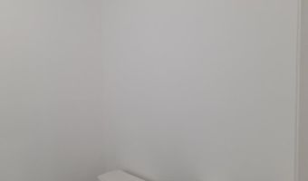 33 Elmwood Ln, Baxley, GA 31513