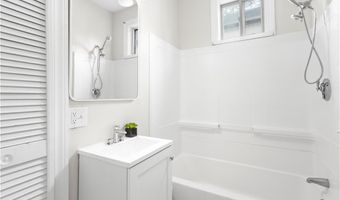1250 Cranston St, Cranston, RI 02905