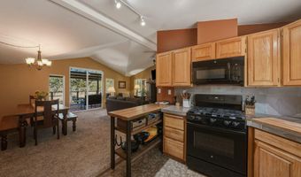 67422 Trout Ln, Bend, OR 97703