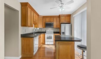 13338 Hiddendale Ln, Ballwin, MO 63021