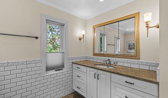 551 Strawberry Ln, Ashland, OR 97520