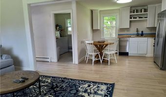 10 Reardon Dr, Middletown, RI 02842