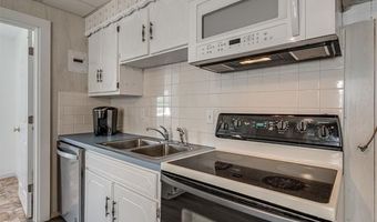 368 SE Elmhurst Ave, Bartlesville, OK 74006