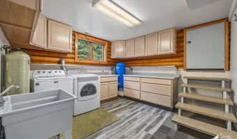 21624 Sean St, Chugiak, AK 99567