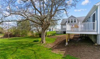 64 Burnside Ave, Narragansett, RI 02882