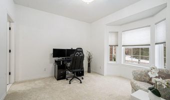 1360 Fairlane Dr, Ann Arbor, MI 48104