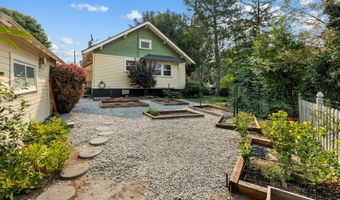 344 S 3RD St, Athena, OR 97813