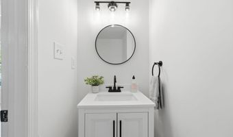 5603 INDEPENDENCE Cir, Alexandria, VA 22312