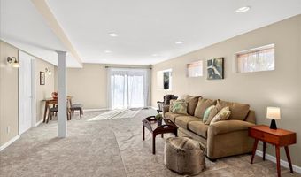 1428 Tahoe Valley Ct, Ballwin, MO 63021