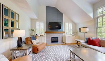 1 Northwest Psge, Barrington, RI 02806