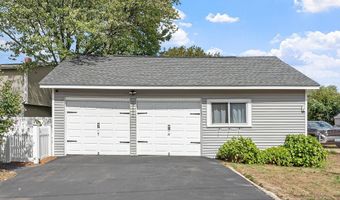328 W Hollis St, Nashua, NH 03060