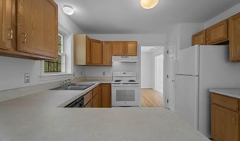 4 Davis Farm Rd, Clinton, CT 06413