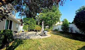 202 Pleasant Ave, Bergenfield, NJ 07621