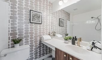 1763 S HAYES St 2, Arlington, VA 22202