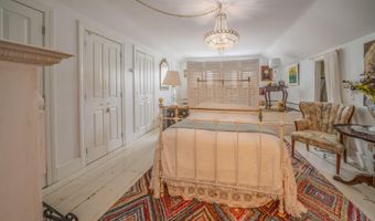 18 Waldo Ave, Belfast, ME 04915