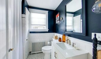 9 Dartmouth St, Newport, RI 02840