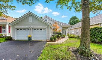 16 Greenways Ln, Lakewood, NJ 08701
