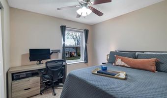 225 Vistaoak Ct, Ballwin, MO 63021