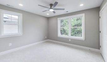 6410 WINNEPEG Rd, Bethesda, MD 20817