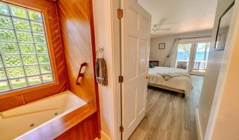 19 Glenview Ln, Belfast, ME 04915