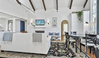 397 Gibbs Ave Ch, Newport, RI 02840