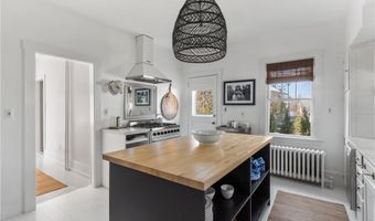 193 Coggeshall Ave, Newport, RI 02840