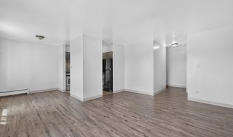 824 W College Blvd 201, Addison, IL 60101