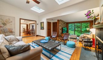 58 W Redding Rd, Danbury, CT 06810