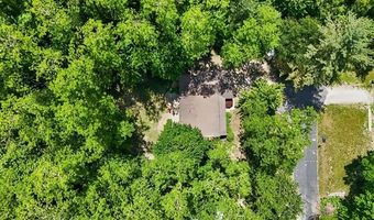 15129 Locust Grove Dr, Argentine, MI 48418