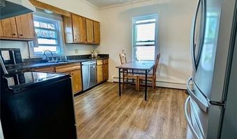 18 Bedlow Ave, Newport, RI 02840