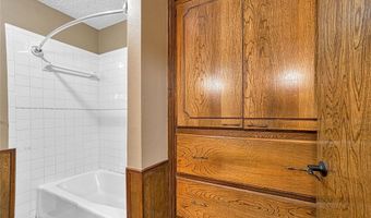 404 Comanche Trl, Altus, OK 73521