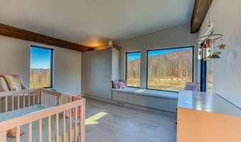 289 Ledgewood Dr, Bethlehem, NH 03574