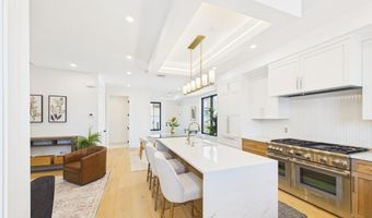 1676 Columbia Rd 3, Boston, MA 02127