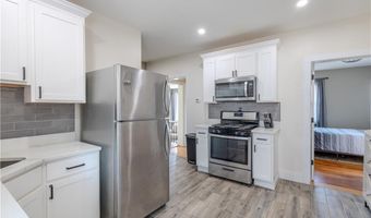 1640 Cranston St, Cranston, RI 02920