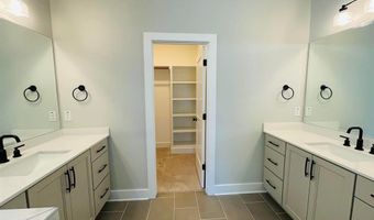 200 E Moore St B, Apex, NC 27502