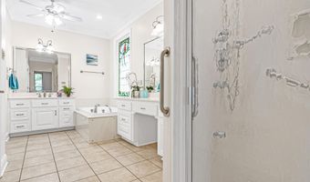 10715 Shoreline Dr, Baton Rouge, LA 70809