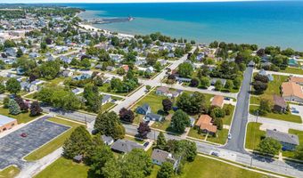 1317 DIVISION St, Algoma, WI 54201