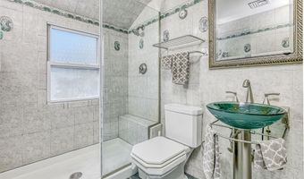 5 Woodland Pl, Airmont, NY 10952