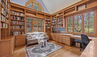 47 Cedar Hill Dr, Asheville, NC 28803