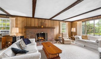 1 Edelweiss Ave, Lincoln, RI 02865