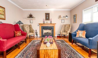 7 Mizzen Ln, Bourne, MA 02532