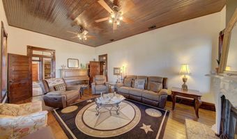 405 W Avenue E, Alpine, TX 79830