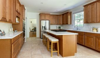 7009 PERSIMMON TREE Rd, Bethesda, MD 20817