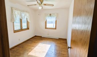 2013 N LYNNDALE Dr, Appleton, WI 54914
